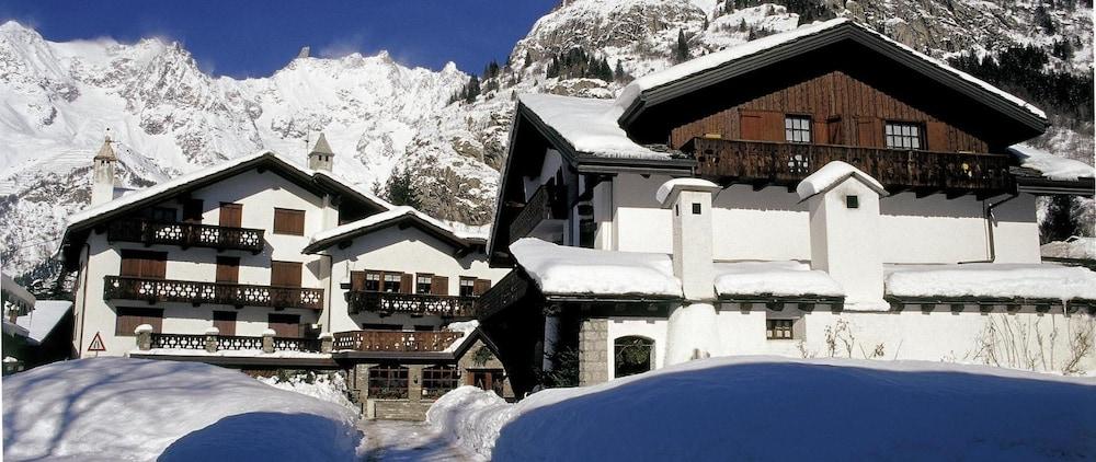 Hotel Del Viale Courmayeur Exterior foto