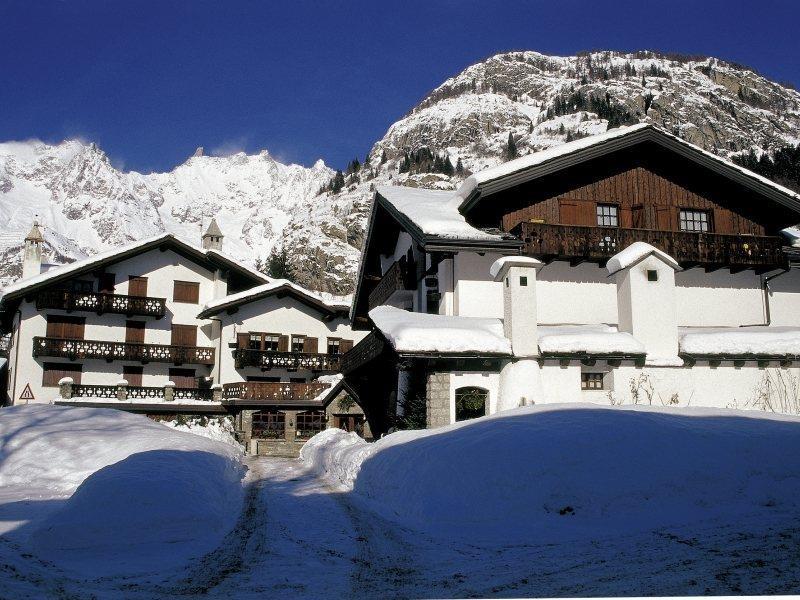 Hotel Del Viale Courmayeur Exterior foto